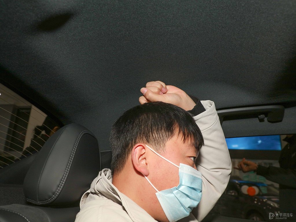 灰領(lǐng)克03駕乘空間空間圖片