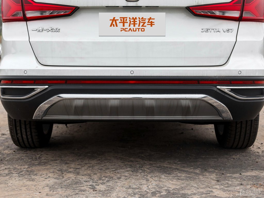 極地白捷達(dá)VS7車尾外觀圖片