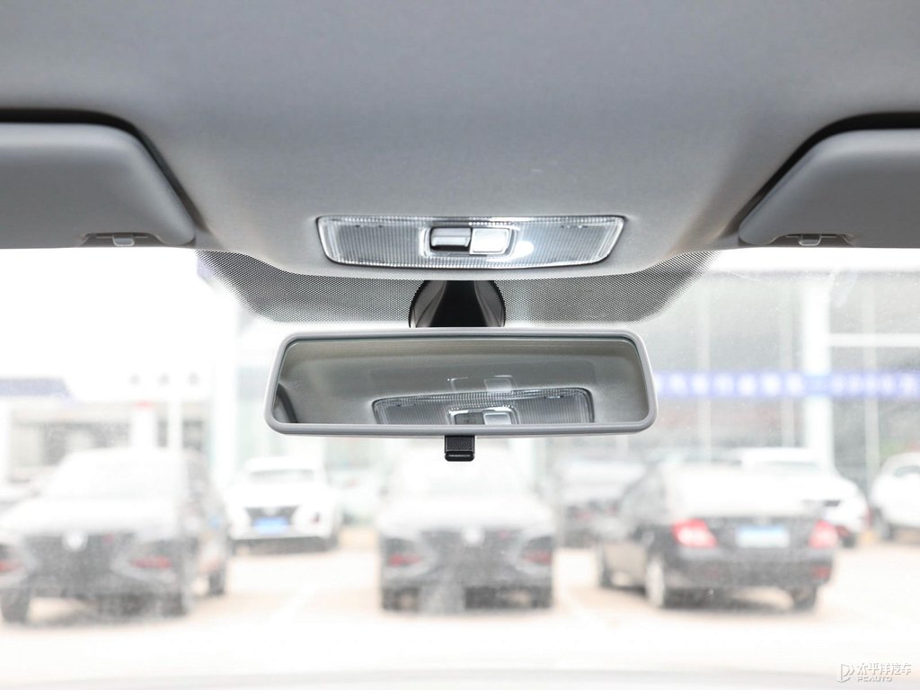 極地白捷達(dá)VS5車廂內(nèi)飾圖片