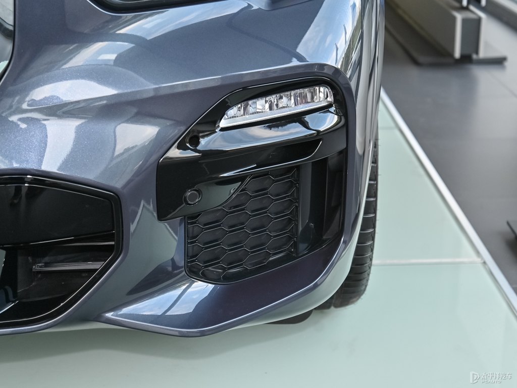 極地灰寶馬X5(進(jìn)口)車(chē)頭外觀圖片