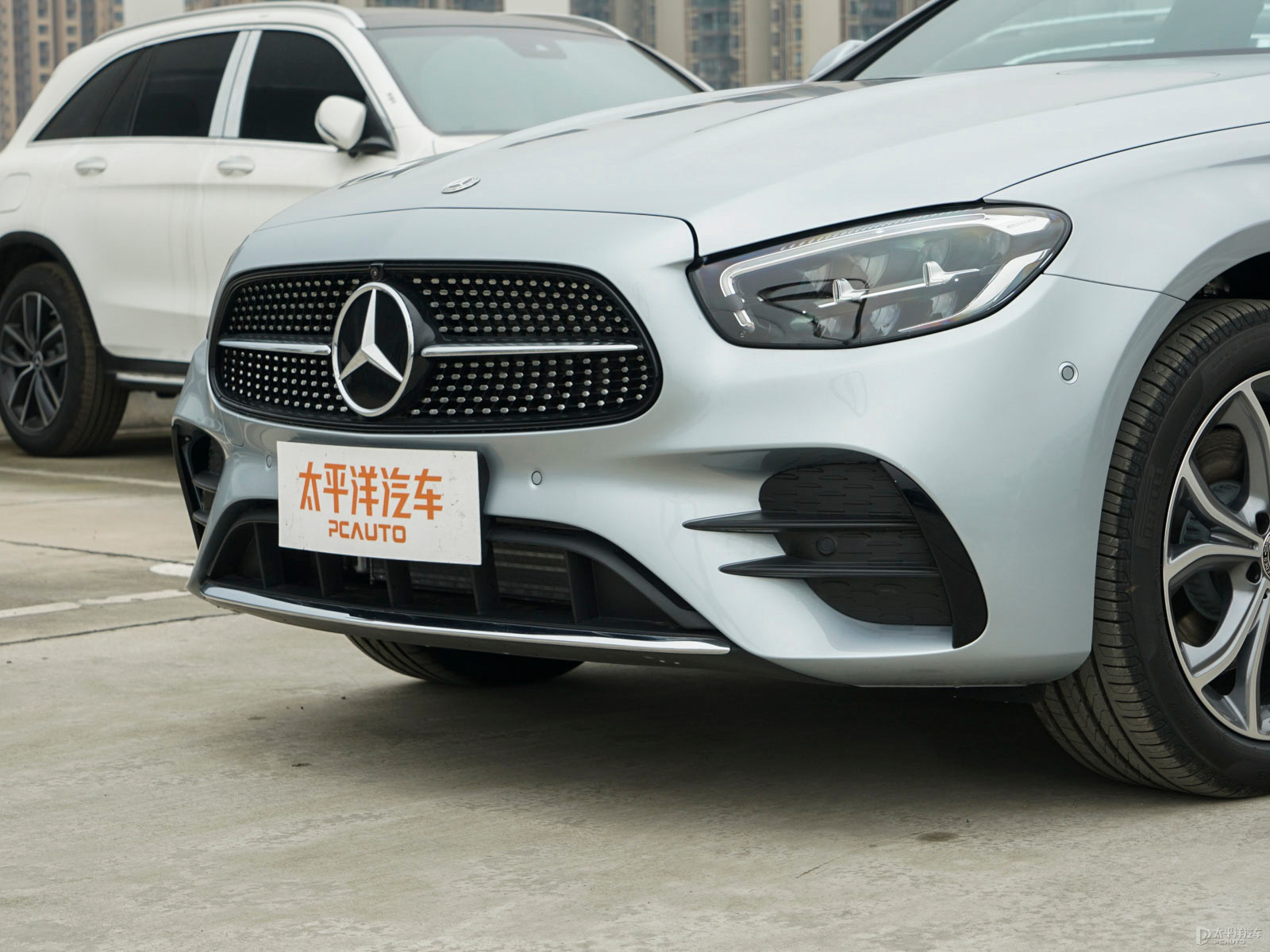 奔馳E級外觀高清大圖