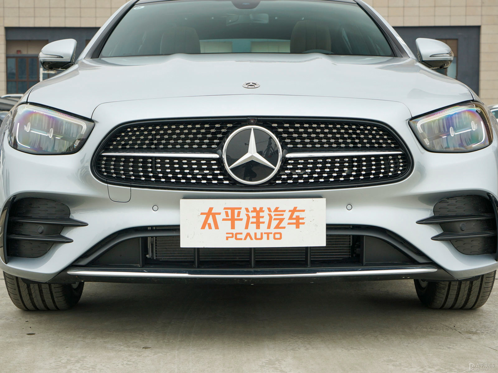 奔馳E級(jí)外觀高清大圖
