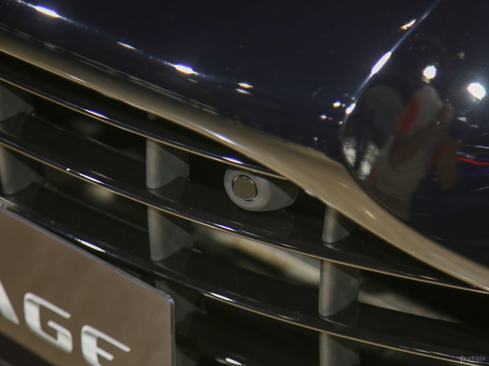 V8 Vantage外觀高清大圖