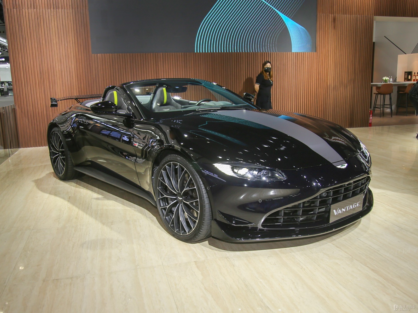 V8 Vantage外觀高清大圖