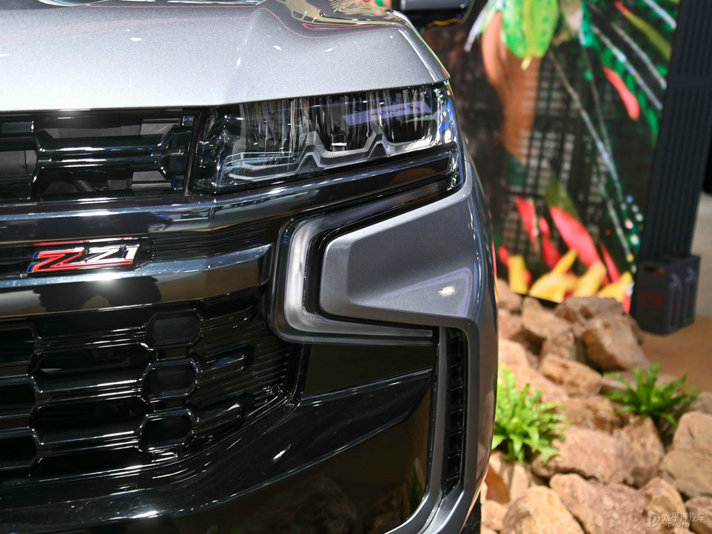 ѩmSuburban^DƬ