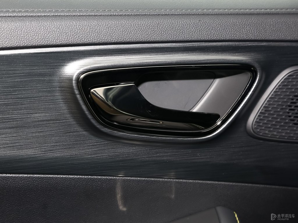 霽風(fēng)藍榮威RX5車廂內(nèi)飾圖片