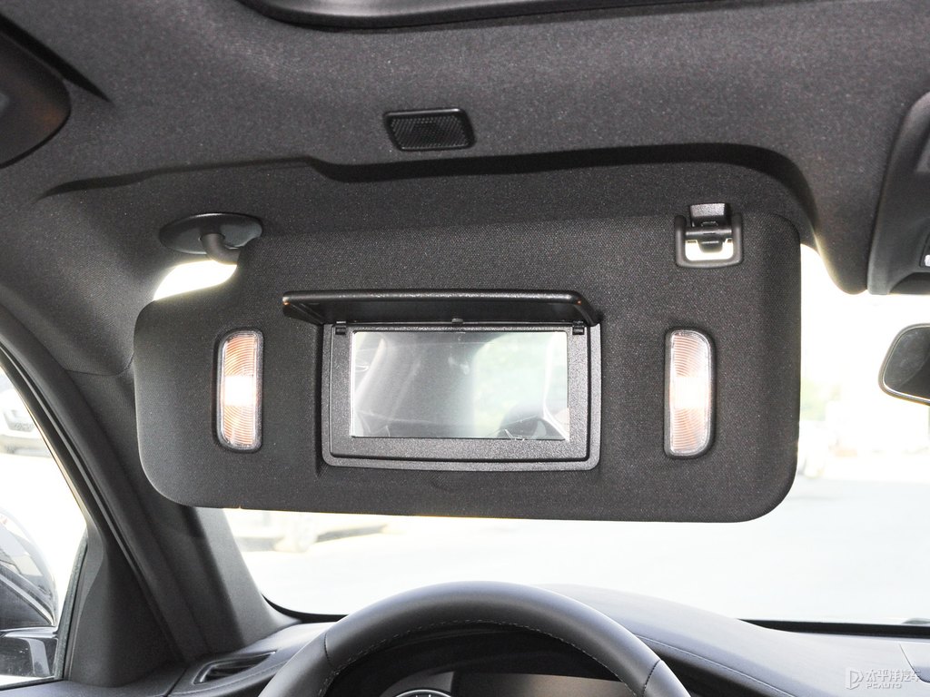 瑪雅黑凱迪拉克CT6車廂內(nèi)飾圖片