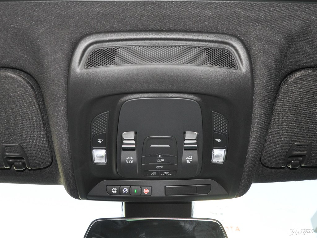 瑪雅黑凱迪拉克CT6車(chē)廂內(nèi)飾圖片