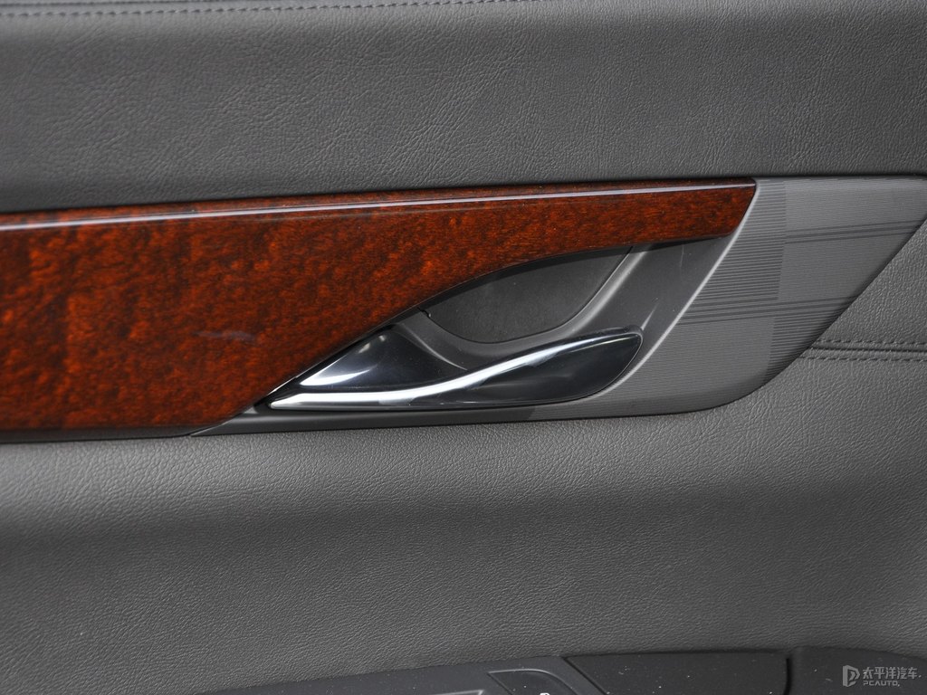 瑪雅黑凱迪拉克CT6車廂內(nèi)飾圖片