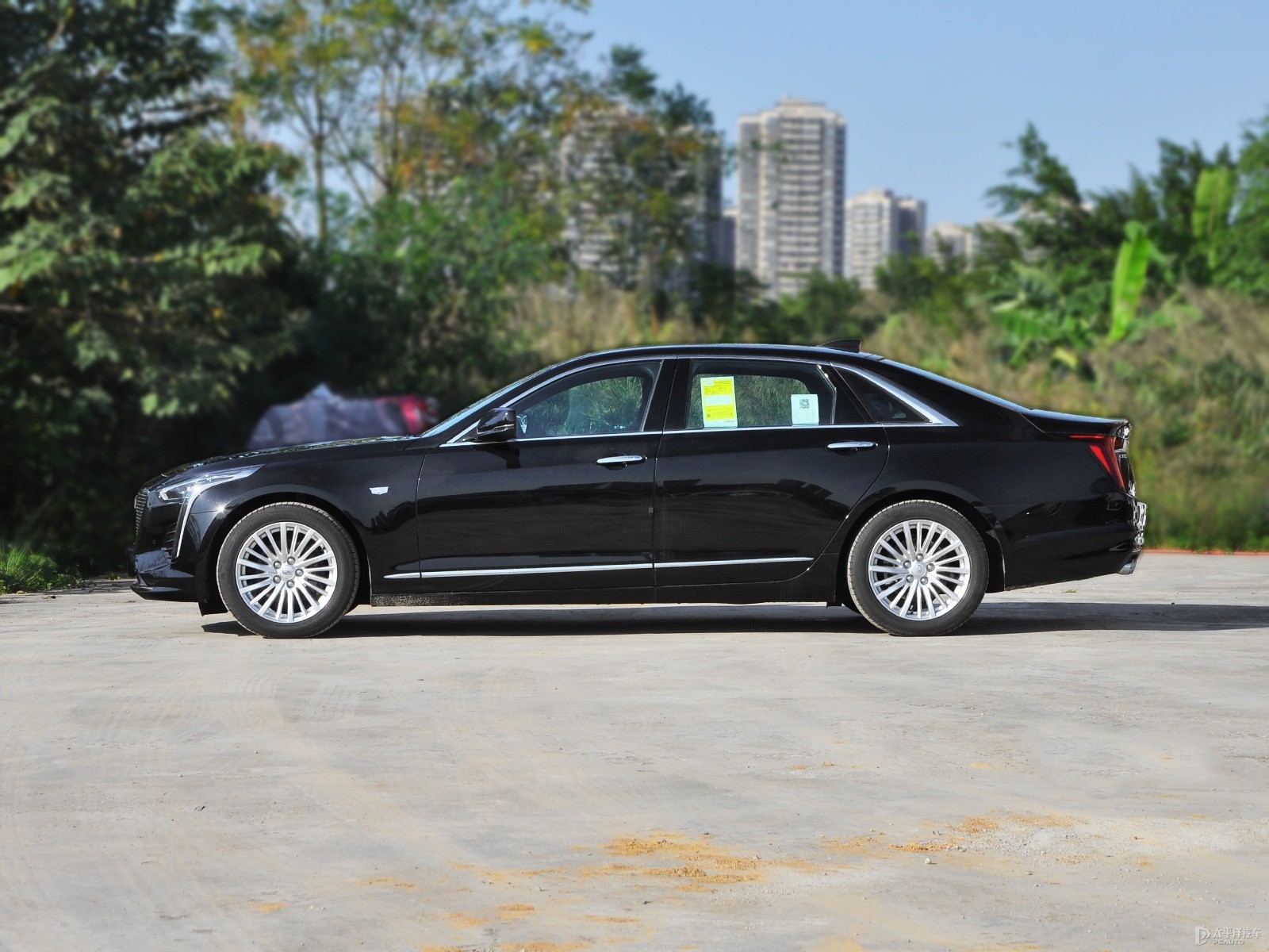 瑪雅黑凱迪拉克CT6整車外觀外觀圖片