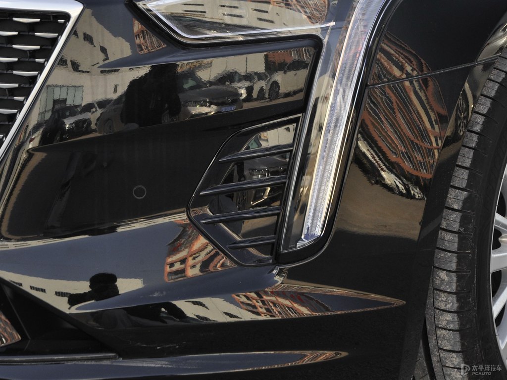 瑪雅黑凱迪拉克CT6車頭外觀圖片