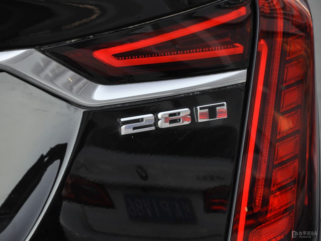 瑪雅黑凱迪拉克CT6車尾外觀圖片