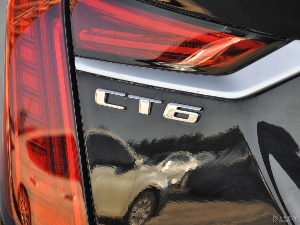 瑪雅黑凱迪拉克CT6車尾外觀圖片
