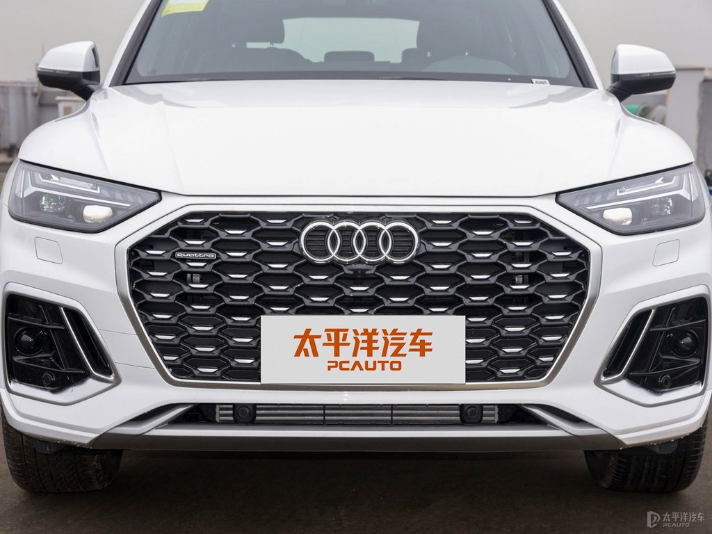 唐古拉白奧迪Q5L Sportback車頭外觀圖片