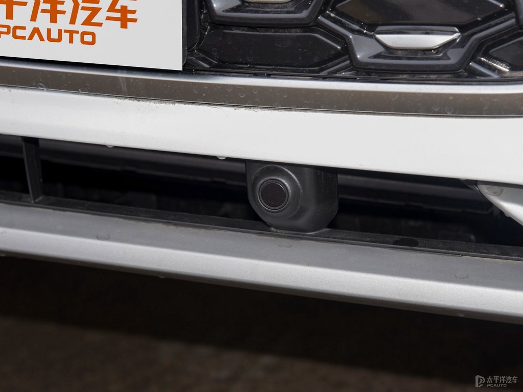 唐古拉白奧迪Q5L Sportback車頭外觀圖片