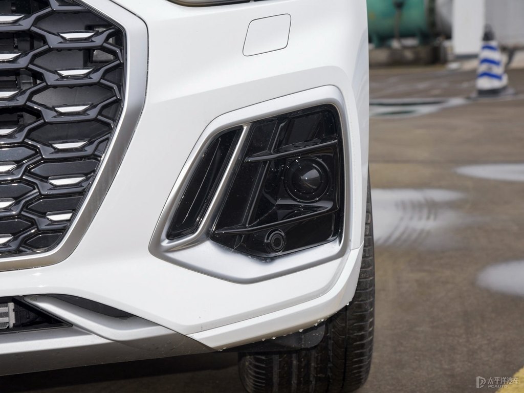 唐古拉白奧迪Q5L Sportback車頭外觀圖片