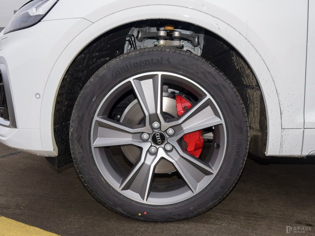 唐古拉白奧迪Q5L Sportback車身外觀圖片