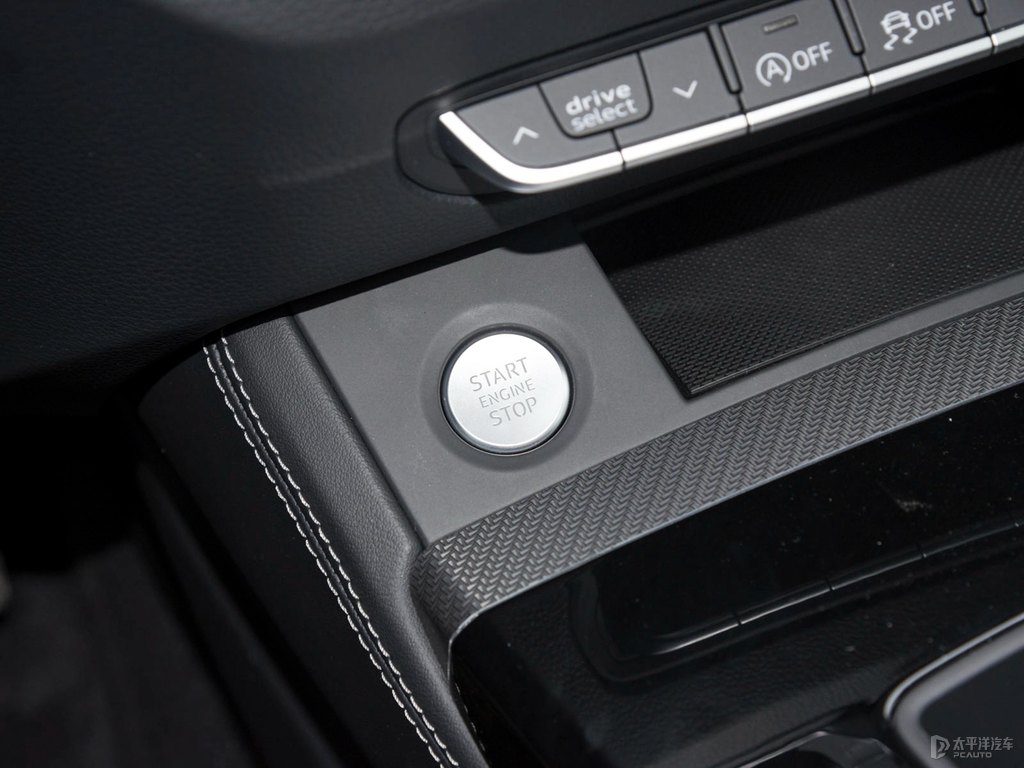 唐古拉白奧迪Q5L Sportback中控內(nèi)飾圖片