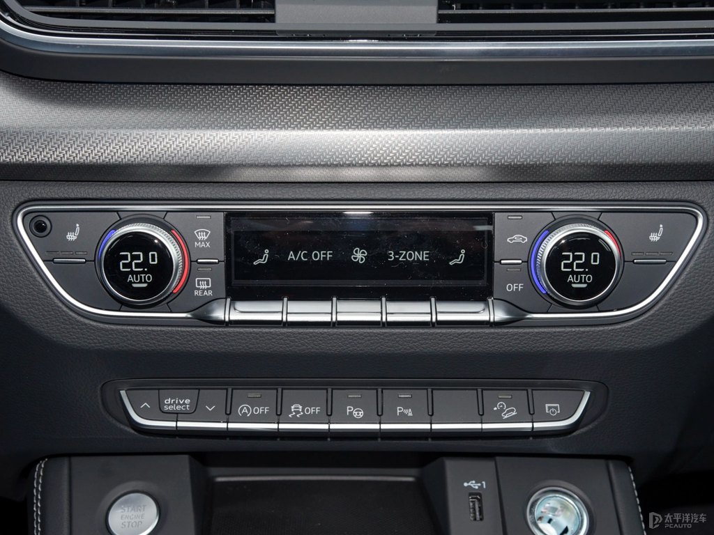 唐古拉白奧迪Q5L Sportback中控內(nèi)飾圖片