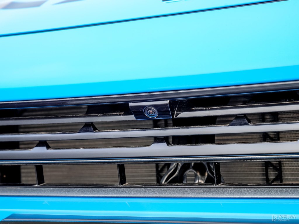 黑色+Cyan藍領克03車頭外觀圖片