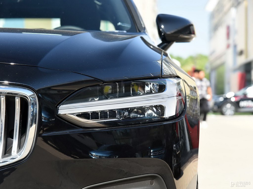 瑪瑙黑沃爾沃S90車頭外觀圖片