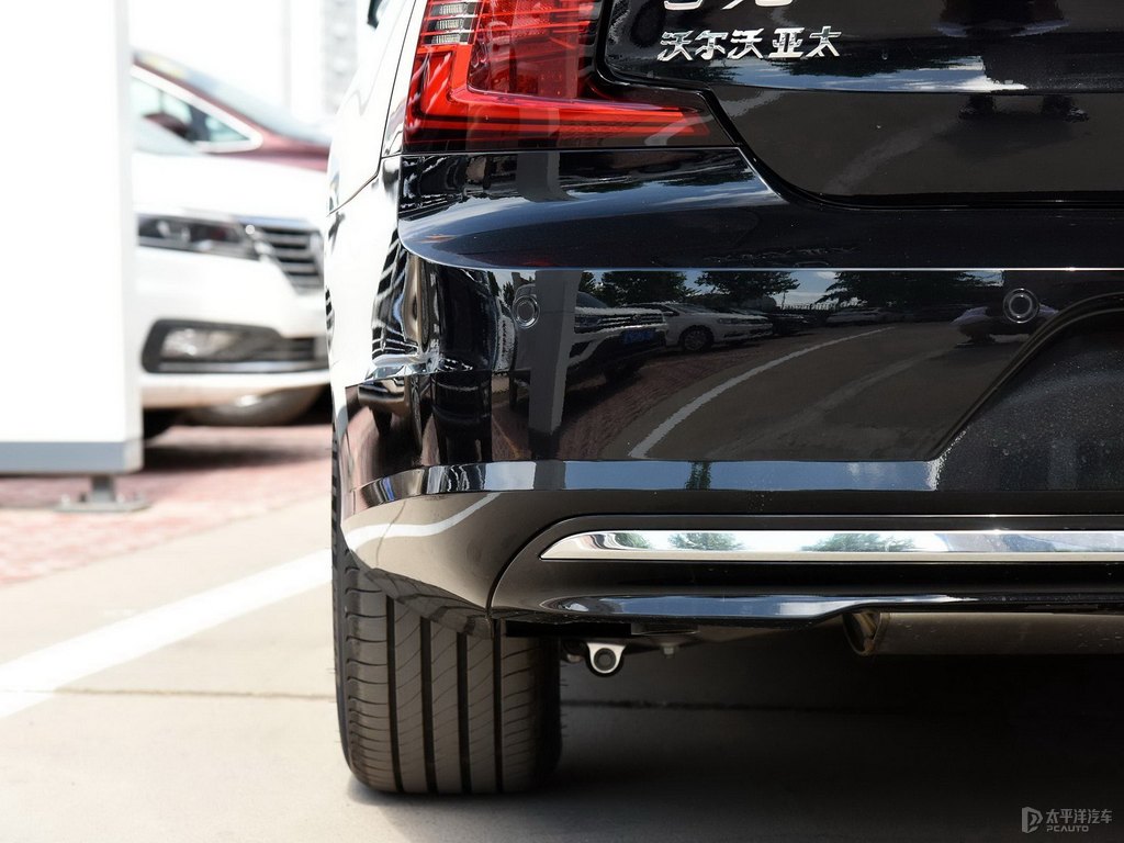 瑪瑙黑沃爾沃S90車尾外觀圖片