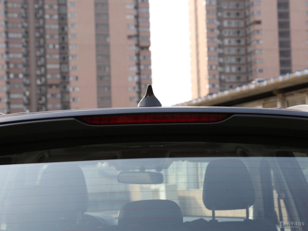 鉑鋼灰馬自達(dá)CX-5車尾外觀圖片