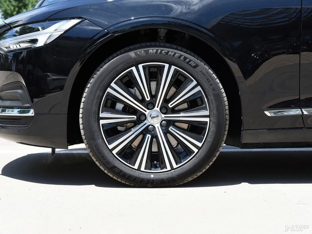 瑪瑙黑沃爾沃S90車身外觀圖片