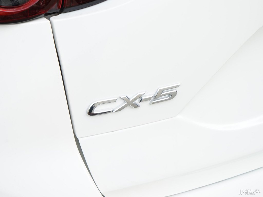 珠光白馬自達(dá)CX-5車尾外觀圖片