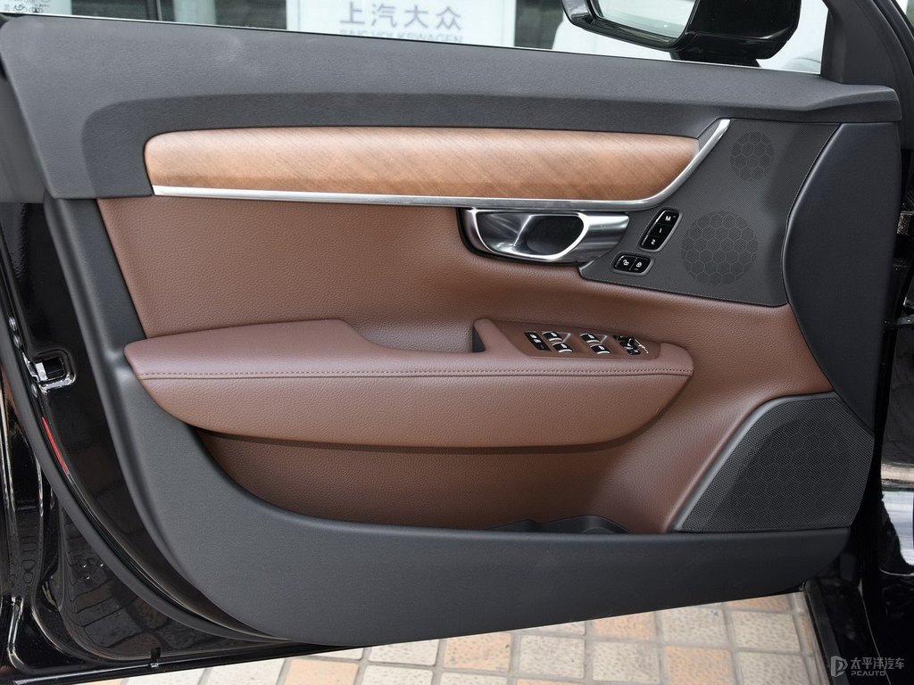 瑪瑙黑沃爾沃S90車廂內(nèi)飾圖片