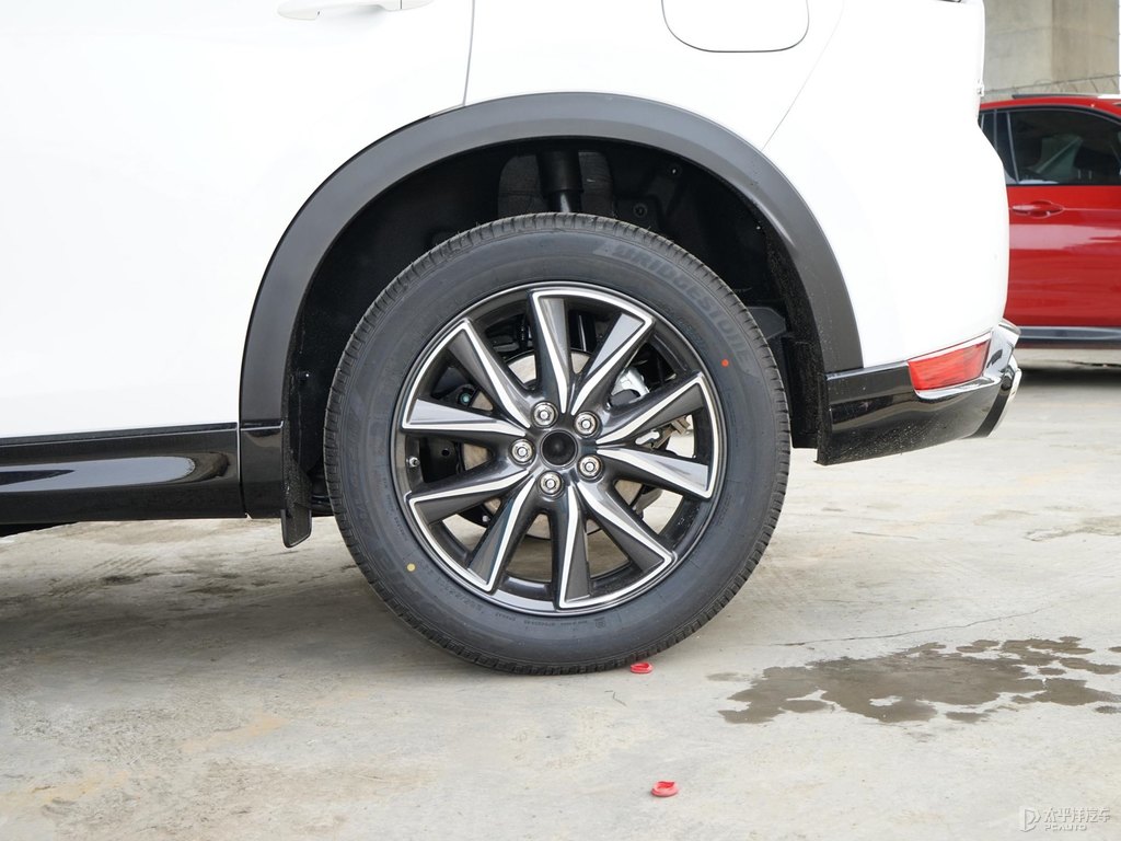 珠光白馬自達(dá)CX-5車身外觀圖片