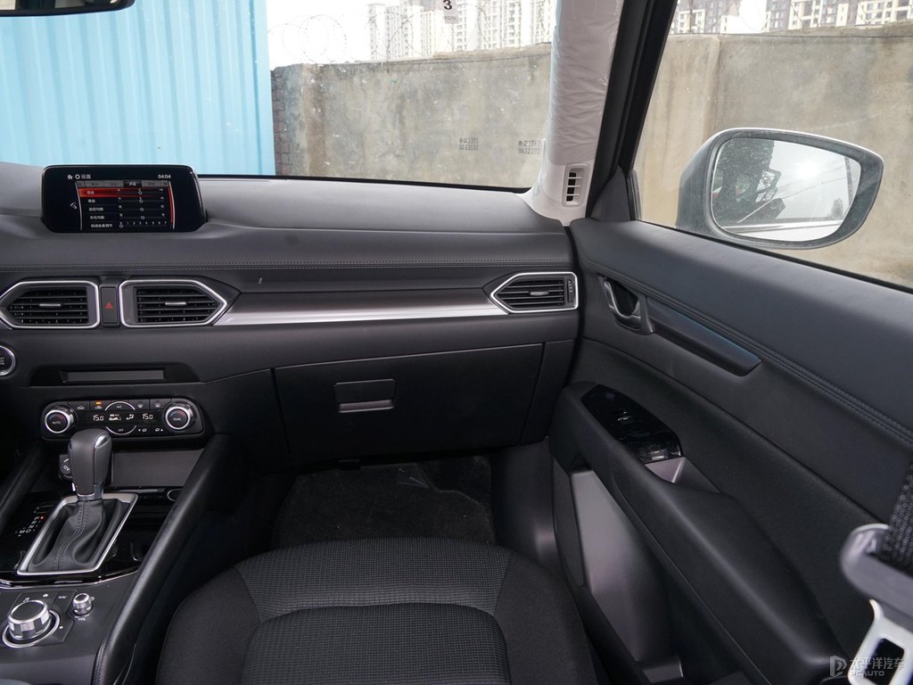 珠光白馬自達CX-5中控內(nèi)飾圖片