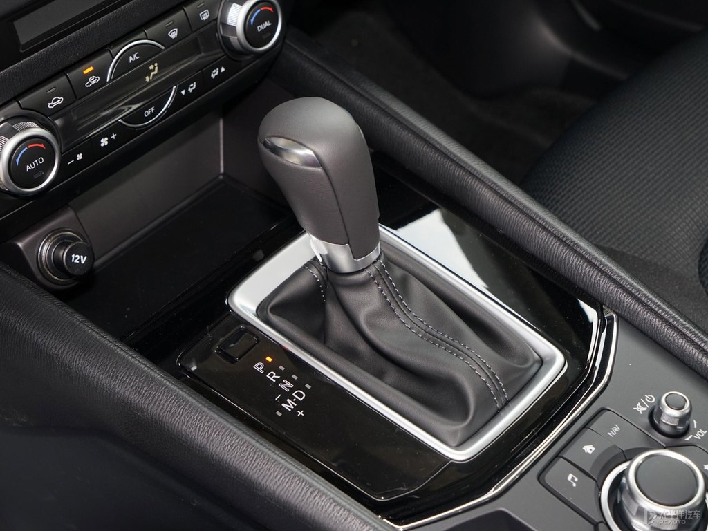 珠光白馬自達(dá)CX-5中控內(nèi)飾圖片