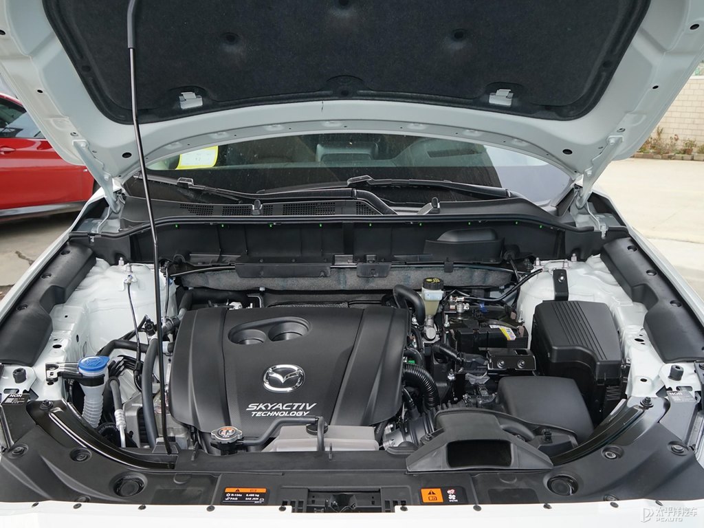 珠光白馬自達(dá)CX-5發(fā)動機(jī)其它細(xì)節(jié)圖片