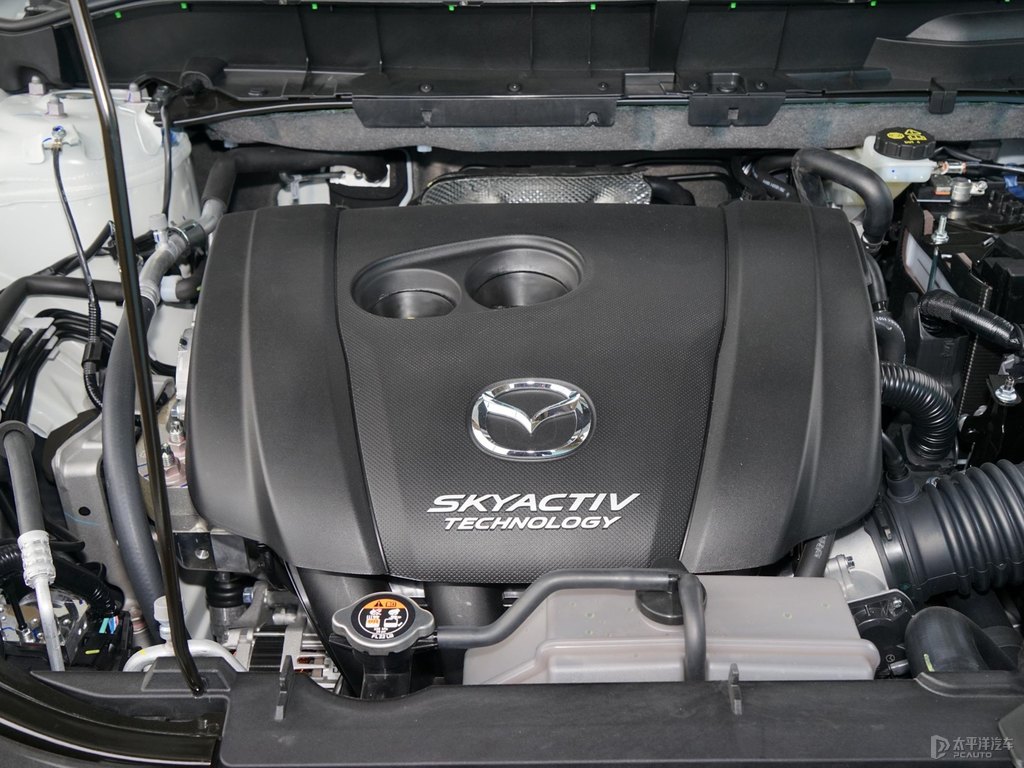 珠光白馬自達(dá)CX-5發(fā)動(dòng)機(jī)其它細(xì)節(jié)圖片