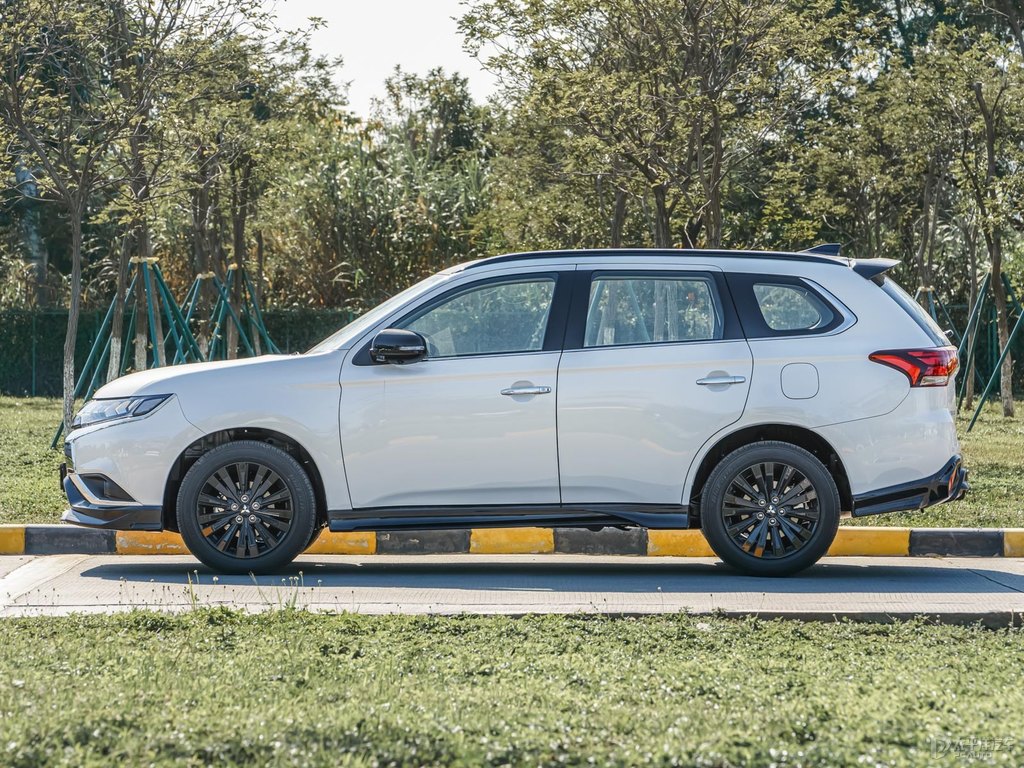 珍珠白歐藍(lán)德整車外觀外觀圖片