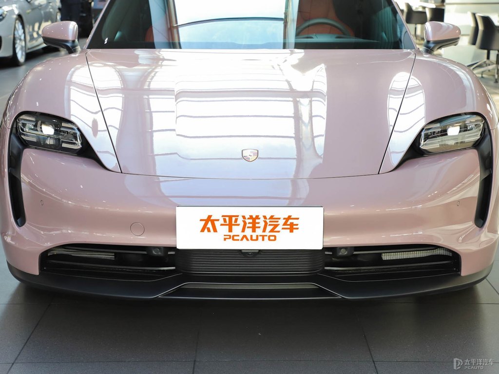 冰莓粉Taycan車頭外觀圖片