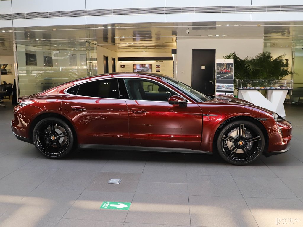 車厘子紅Taycan整車外觀外觀圖片