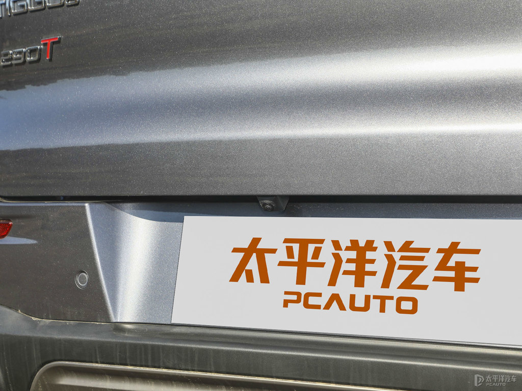 鈦金灰瑞虎8車尾外觀圖片