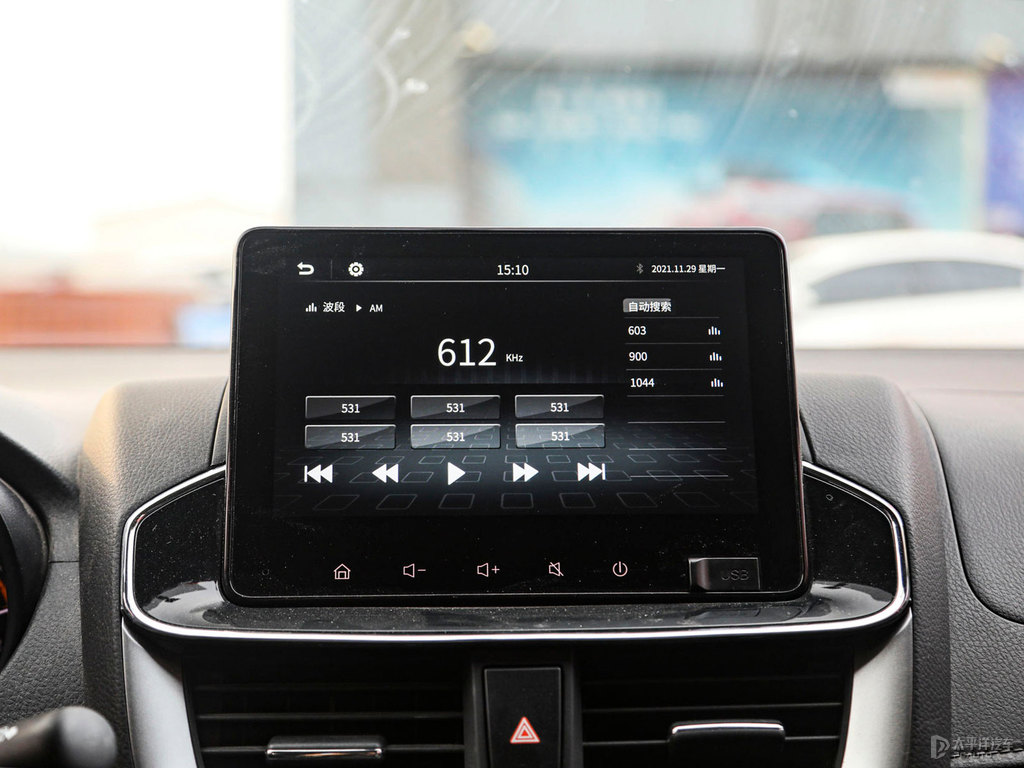 珊瑚紅YARiS L 致炫X中控內(nèi)飾圖片