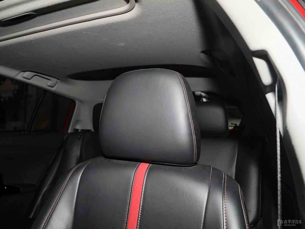 珊瑚紅YARiS L 致炫X座椅內(nèi)飾圖片