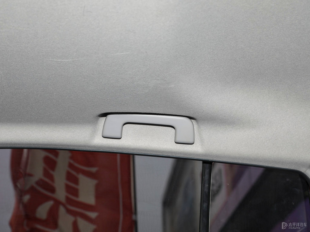 珊瑚紅YARiS L 致炫X車(chē)廂內(nèi)飾圖片