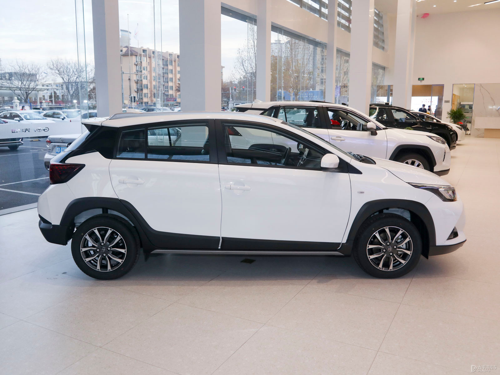 YARiS L 致炫X外觀高清大圖
