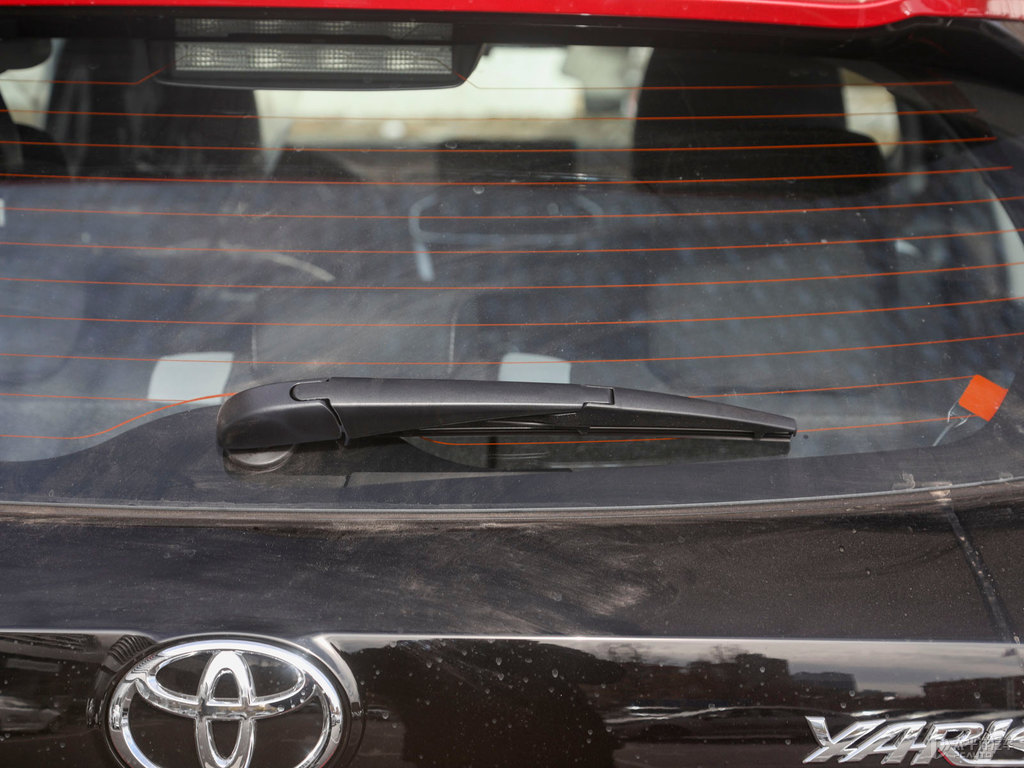 珊瑚紅YARiS L 致炫X車尾外觀圖片