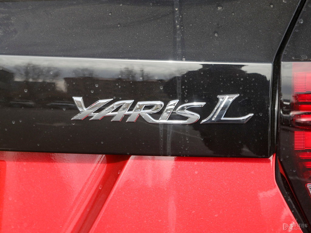 珊瑚紅YARiS L 致炫X車尾外觀圖片