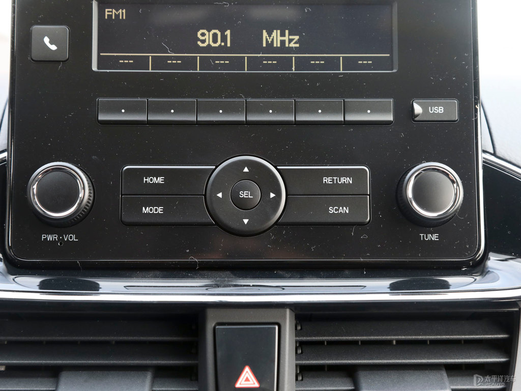 珊瑚紅YARiS L 致炫X中控內(nèi)飾圖片