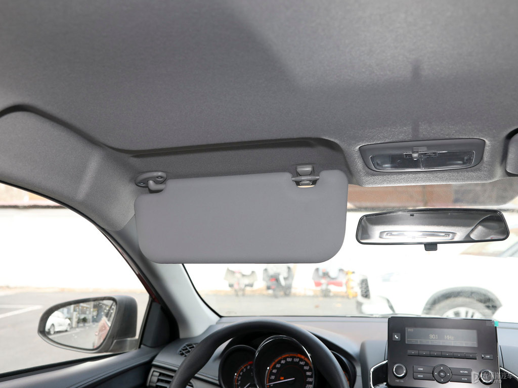 珊瑚紅YARiS L 致炫X車廂內(nèi)飾圖片