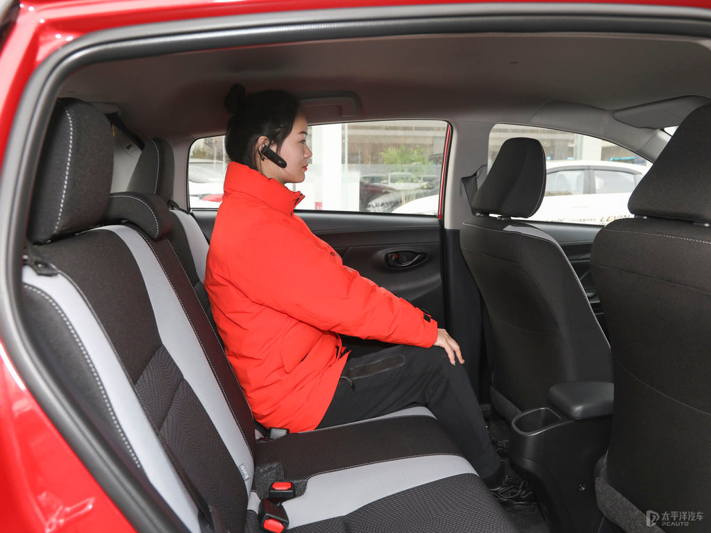 珊瑚紅YARiS L 致炫X駕乘空間空間圖片