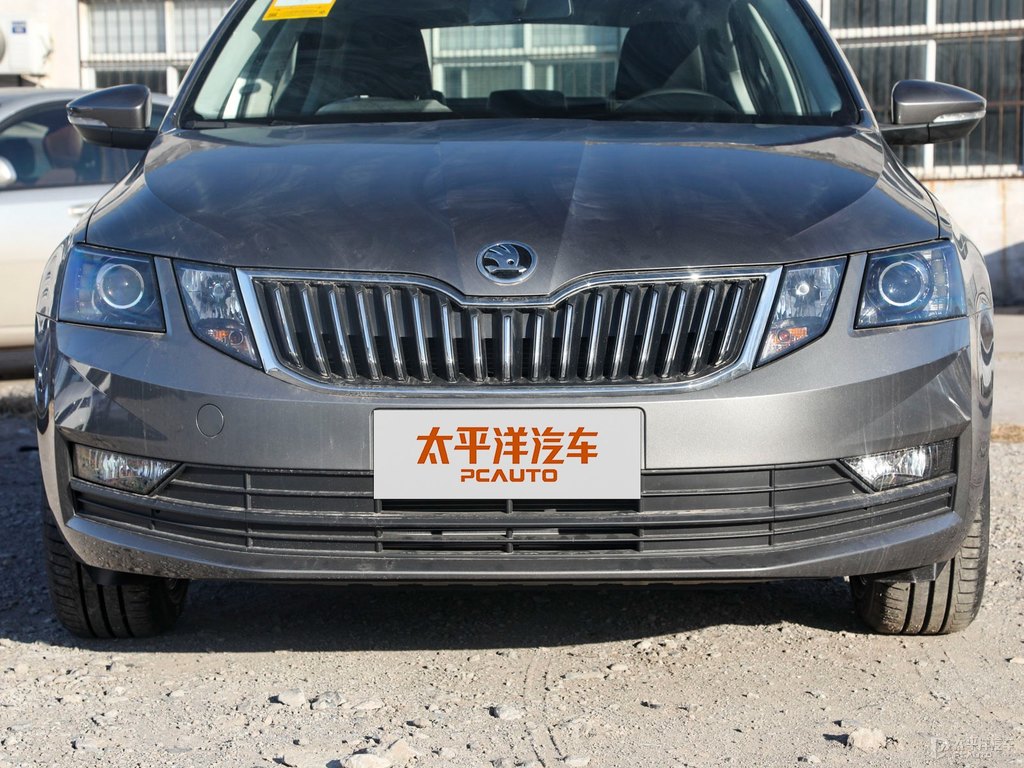 鉑光金明銳車頭外觀圖片