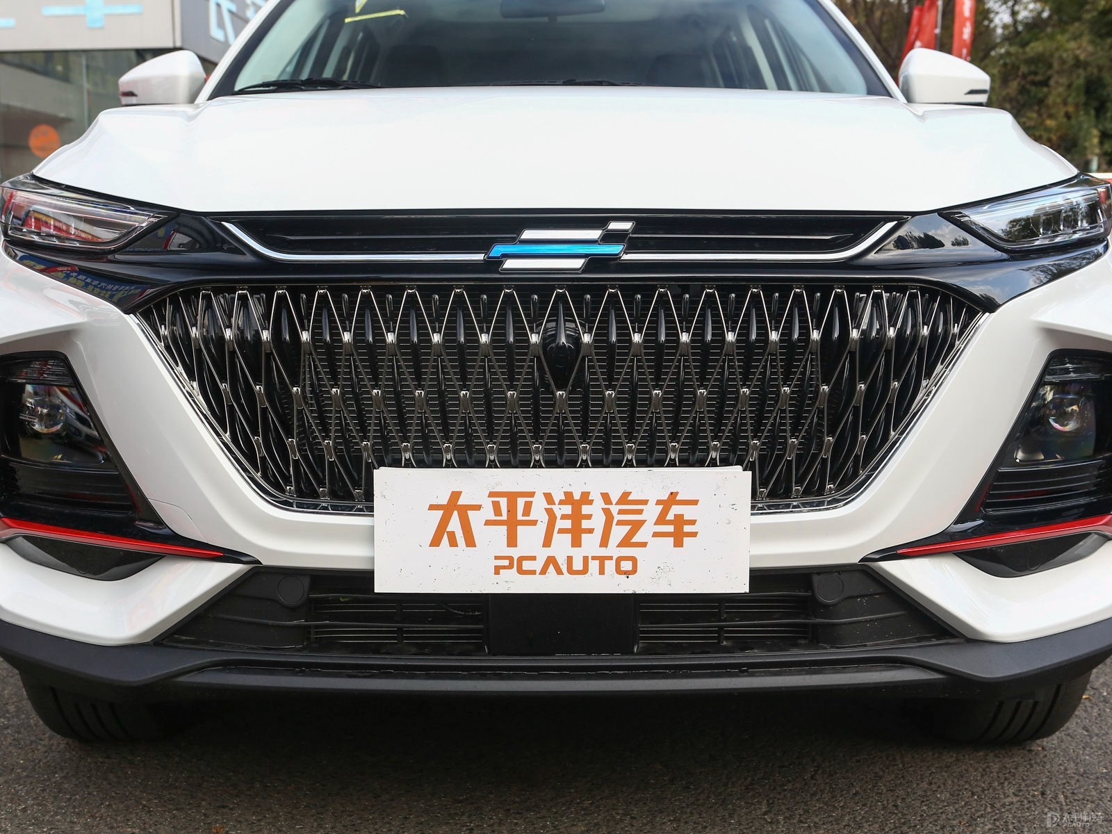 長安歐尚X7 PLUS外觀高清大圖